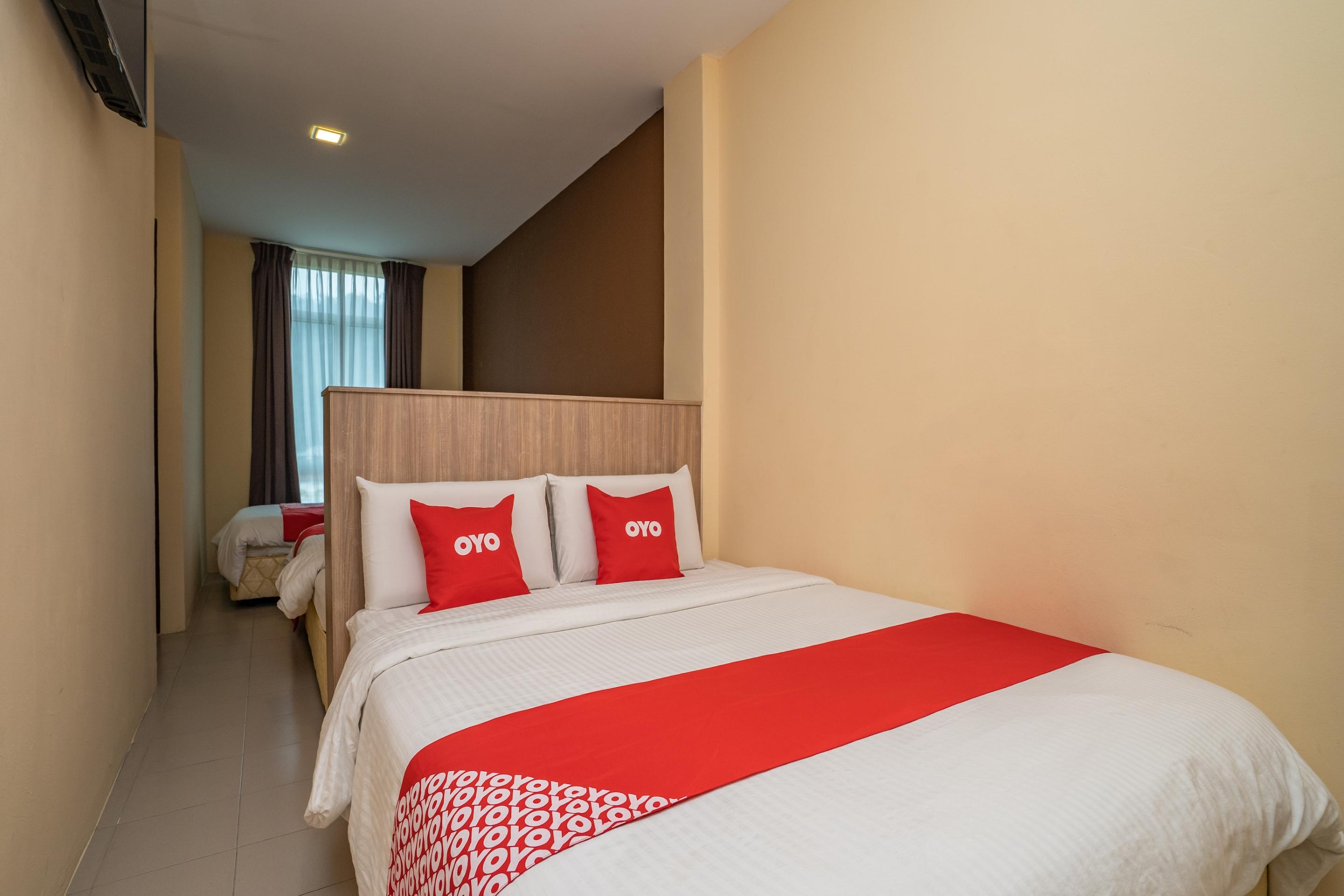 Oyo 44078 The Island Hotel Kampong Pasir Bogak Exterior foto