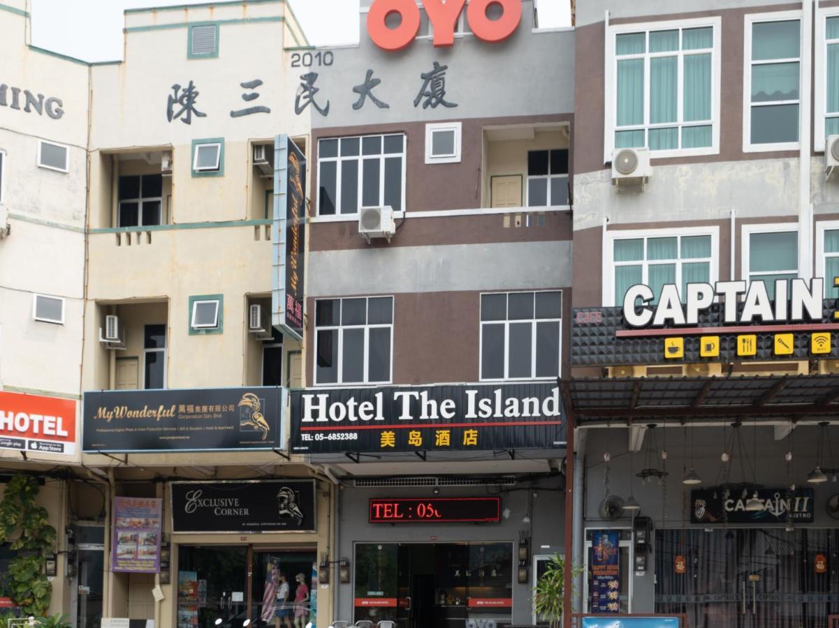 Oyo 44078 The Island Hotel Kampong Pasir Bogak Exterior foto