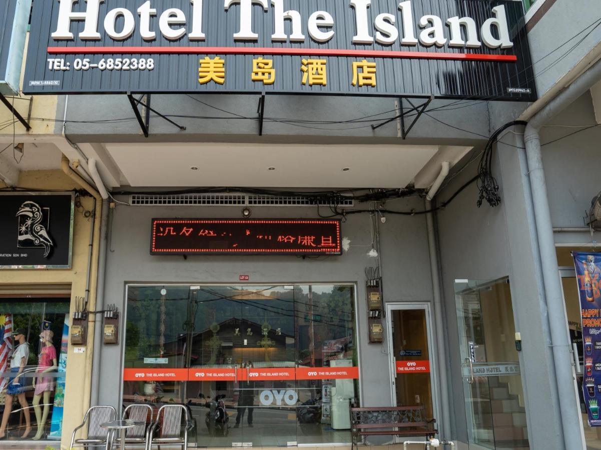 Oyo 44078 The Island Hotel Kampong Pasir Bogak Exterior foto